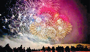 Thousands attend Fireworks Competition